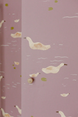 Wallpaper Ducks Mauve - Lotte Dirks